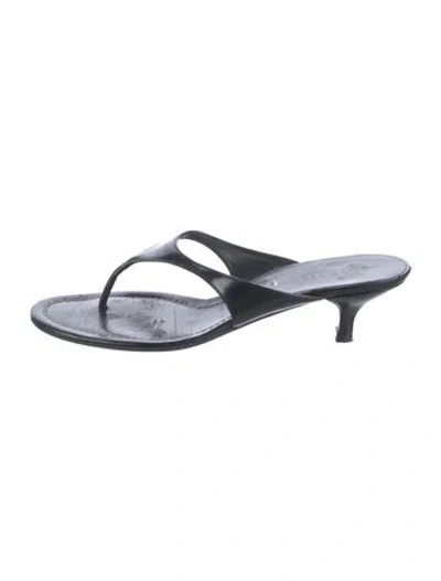Pre-owned Prada Leather Flip Flops In Black