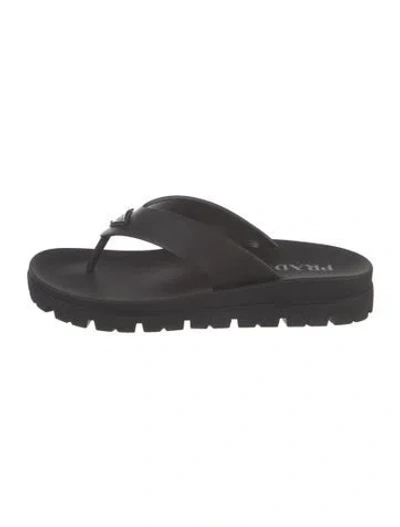Pre-owned Prada Leather Flip Flops In Black/white