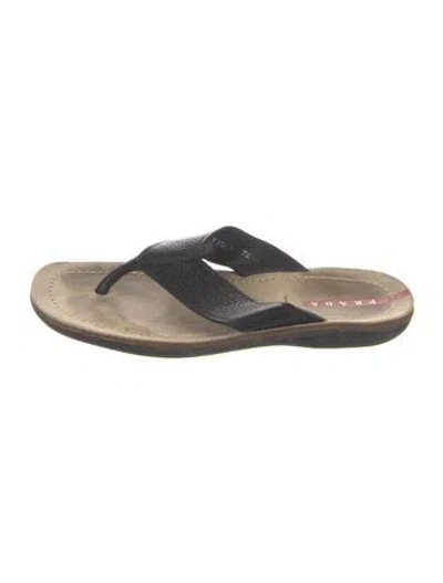 Pre-owned Prada Leather Flip Flops In Neutrals