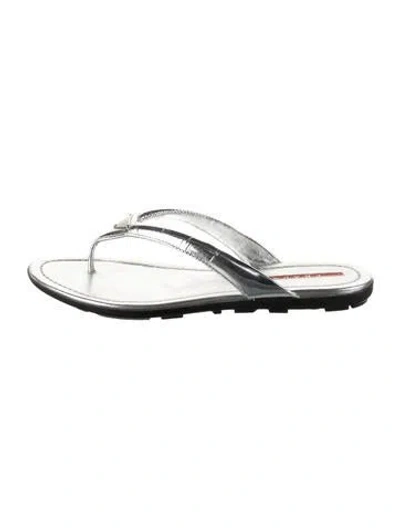 Pre-owned Prada Leather Flip Flops In Silver
