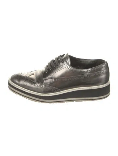 Pre-owned Prada Leather Lasercut Accents Oxfords In Silver