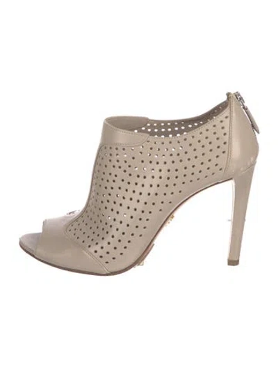 Pre-owned Prada Leather Lasercut Accents Pumps In Neutral