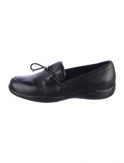 Pre-owned Prada Leather Loafers In Black