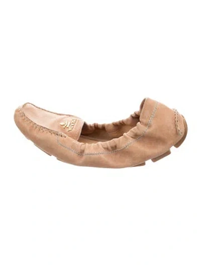 Pre-owned Prada Leather Loafers In Neutral