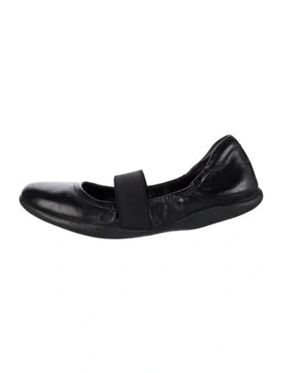 Pre-owned Prada Leather Mary Jane Flats In Black