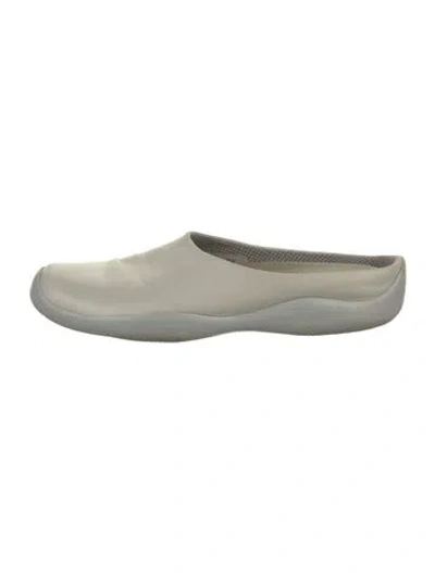 Pre-owned Prada Leather Mules In White