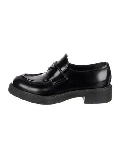 Pre-owned Prada Leather Oxfords In Black