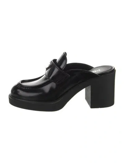 Pre-owned Prada Leather Oxfords In Black