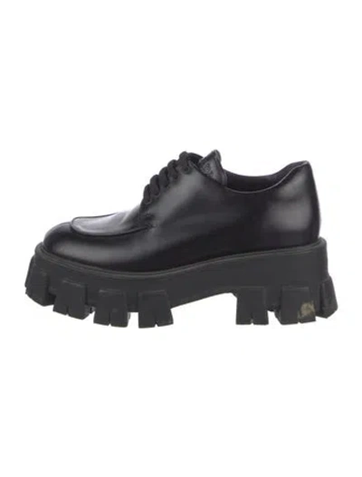Pre-owned Prada Leather Oxfords In Black