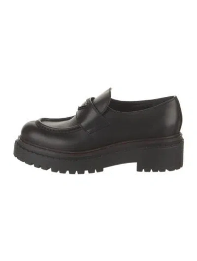 Pre-owned Prada Leather Oxfords In Black