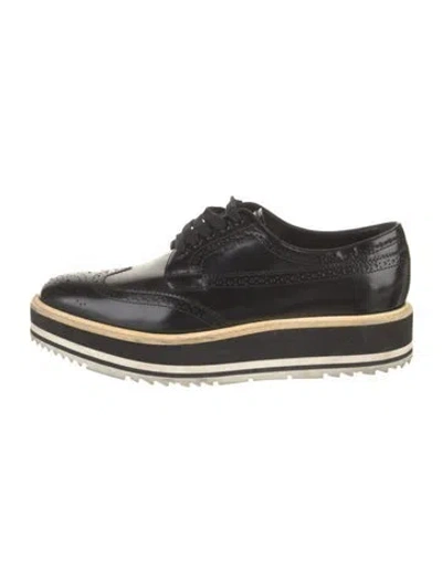 Pre-owned Prada Leather Oxfords In Black