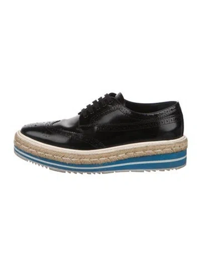 Pre-owned Prada Leather Oxfords In Black