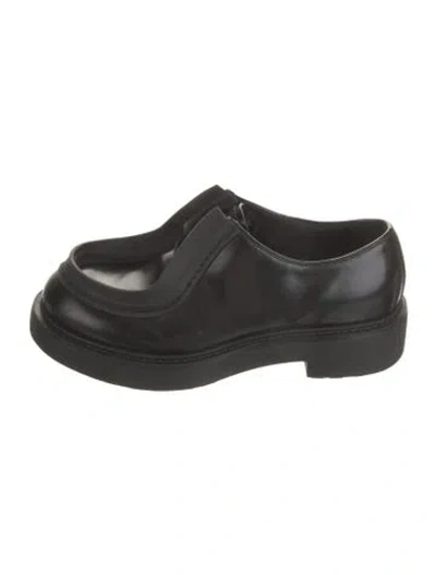 Pre-owned Prada Leather Oxfords In Black