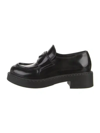 Pre-owned Prada Leather Oxfords In Black