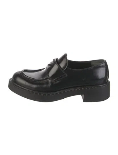 Pre-owned Prada Leather Oxfords In Black
