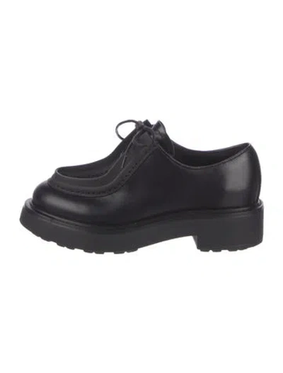 Pre-owned Prada Leather Oxfords In Black