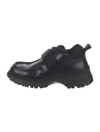 Pre-owned Prada Leather Oxfords In Black