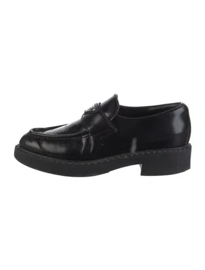 Pre-owned Prada Leather Oxfords In Black