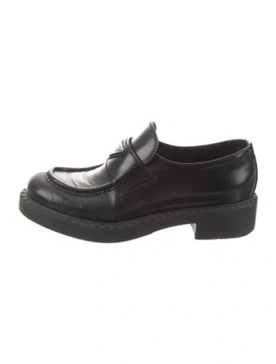 Pre-owned Prada Leather Oxfords In Black