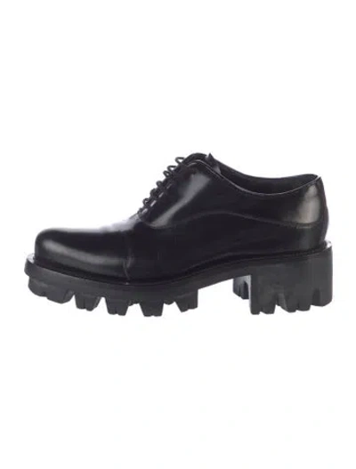 Pre-owned Prada Leather Oxfords In Black