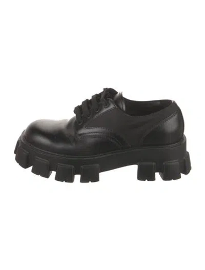 Pre-owned Prada Leather Oxfords In Black