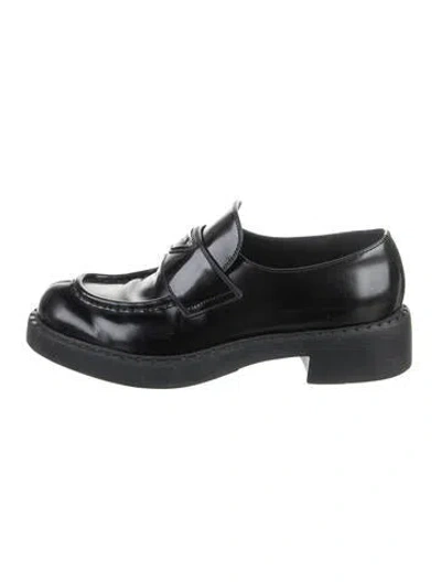 Pre-owned Prada Leather Oxfords In Black