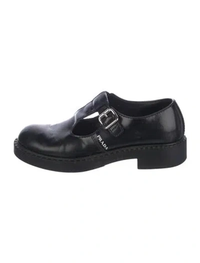 Pre-owned Prada Leather Oxfords In Black