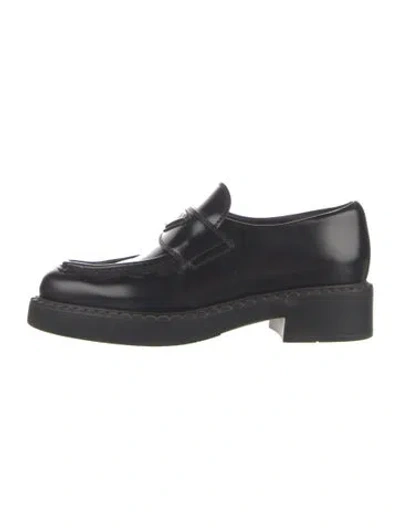Pre-owned Prada Leather Oxfords In Black