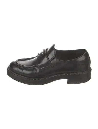 Pre-owned Prada Leather Oxfords In Black