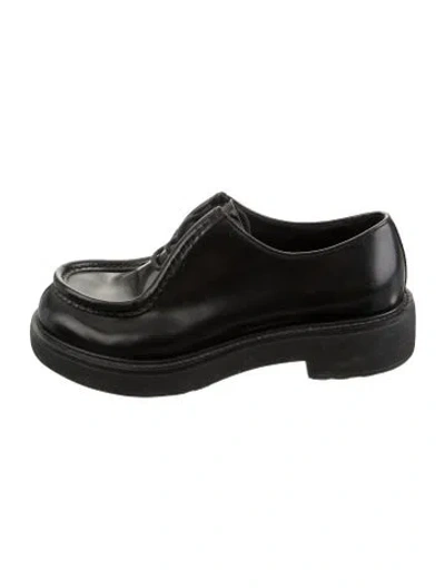 Pre-owned Prada Leather Oxfords In Black