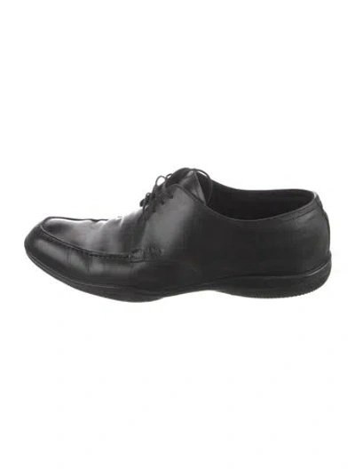 Pre-owned Prada Leather Oxfords In Black