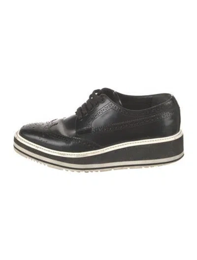 Pre-owned Prada Leather Oxfords In Black