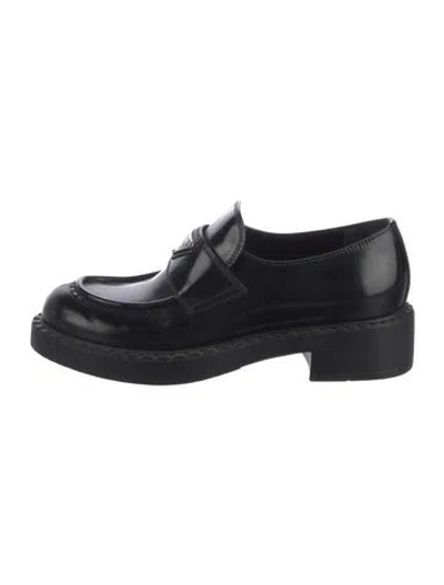 Pre-owned Prada Leather Oxfords In Black