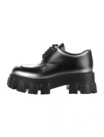 Pre-owned Prada Leather Oxfords In Black