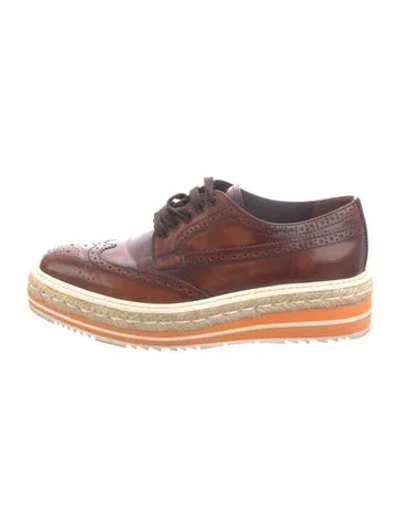 Pre-owned Prada Leather Oxfords In Brown