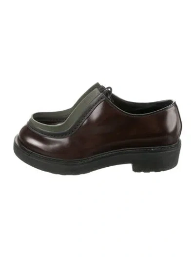 Pre-owned Prada Leather Oxfords In Brown/white