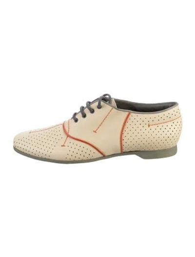 Pre-owned Prada Leather Oxfords In Neutral