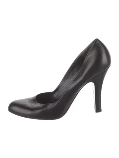 Pre-owned Prada Leather Pumps In Black