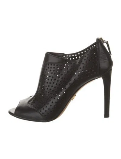 Pre-owned Prada Leather Pumps In Black