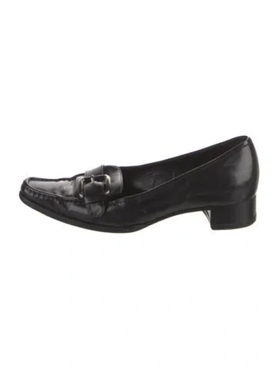 Pre-owned Prada Leather Pumps In Black