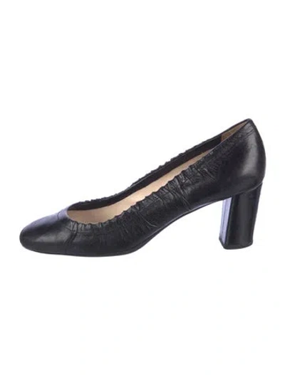 Pre-owned Prada Leather Pumps In Black