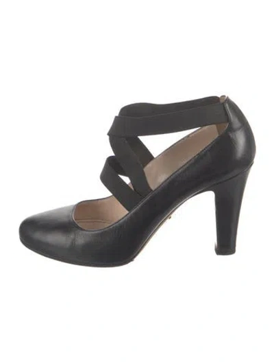 Pre-owned Prada Leather Pumps In Black