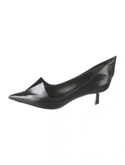 Pre-owned Prada Leather Pumps In Black
