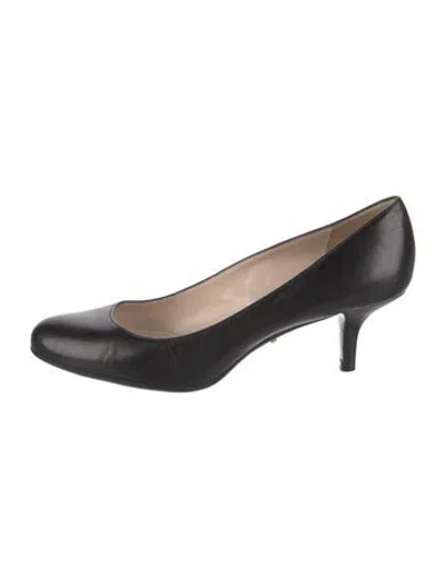 Pre-owned Prada Leather Pumps In Black