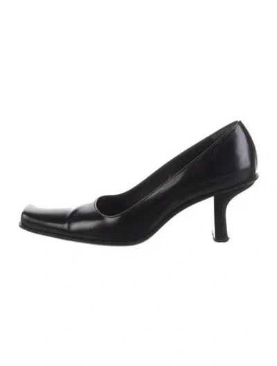 Pre-owned Prada Leather Pumps In Black