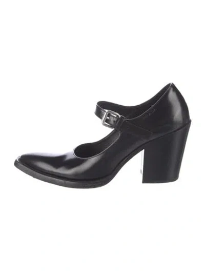 Pre-owned Prada Leather Pumps In Black