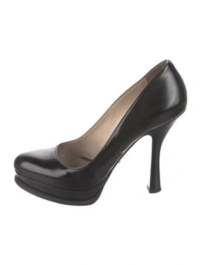 Pre-owned Prada Leather Pumps In Black