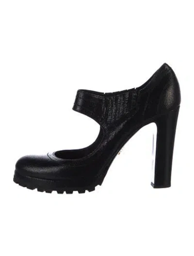 Pre-owned Prada Leather Pumps In Black