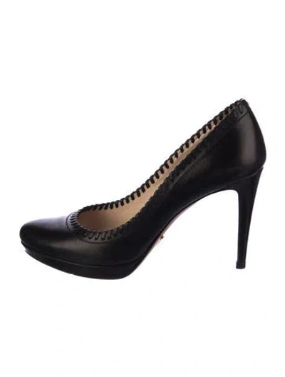 Pre-owned Prada Leather Pumps In Black