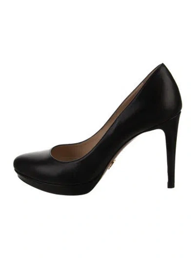Pre-owned Prada Leather Pumps In Black